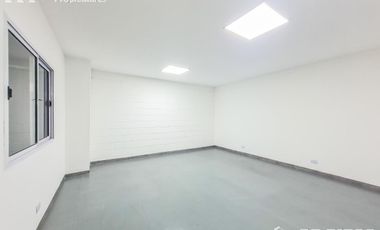 Deposito en alquiler de 3162 m2 con 4 dock predio con seguridad - Garin, Escobar