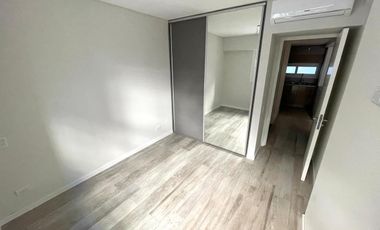 Venta - Departamento 1 dormitorio con balcon , patio y parrillero