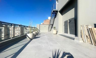Venta - Departamento 1 dormitorio con balcon , patio y parrillero