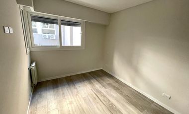 Venta - Departamento 1 dormitorio con balcon , patio y parrillero