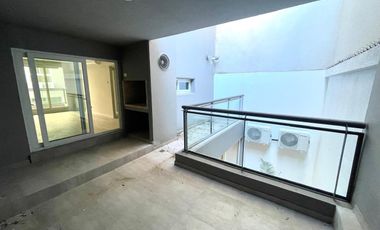 Venta - Departamento 1 dormitorio con balcon , patio y parrillero