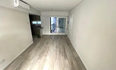 Venta - Departamento 1 dormitorio con balcon , patio y parrillero