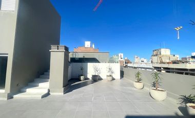 Venta - Departamento 1 dormitorio con balcon , patio y parrillero