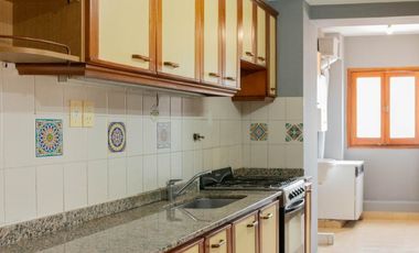 Departamento de 2 Dormitorios y cochera en Alquiler- calle Alvarado, Salta Capital
