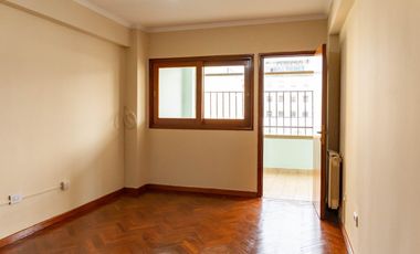 Departamento de 2 Dormitorios y cochera en Alquiler- calle Alvarado, Salta Capital