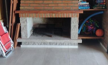 Casa en Pueblo Esteher , en Juan Domingo Perón 1215