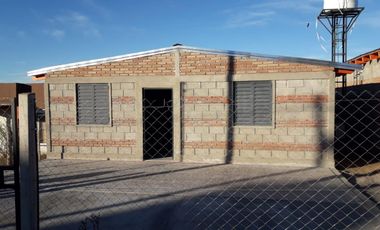 ALQUILA CABAÑA A ESTRENAR CON PILETA Y VISTA PANORAMICA  A METROS DEl RIO TANTI REF2019