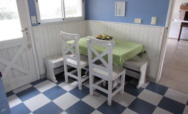 4 Dormitorios, Playroom y Escritorio. A Laguna. Amoblada.
