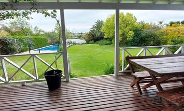 4 Dormitorios, Playroom y Escritorio. A Laguna. Amoblada.