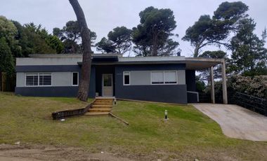 Casa en venta - 3 Dormitorios 3 Baños - Pinamar