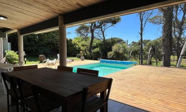 Casa en venta - 3 Dormitorios 3 Baños - Pinamar