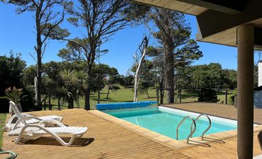 Casa en venta - 3 Dormitorios 3 Baños - Pinamar