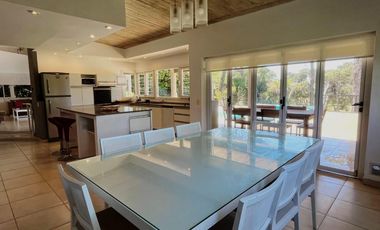 Casa en venta - 3 Dormitorios 3 Baños - Pinamar