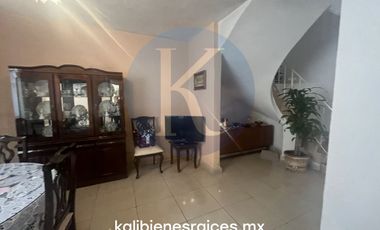 Casa con Departamento Independiente cerca de Plaza Tepeyac