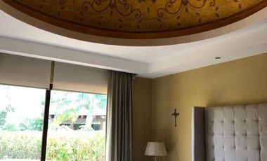 Renta hermosa Villa con paneles frente al Lago en Yucatan Country Club