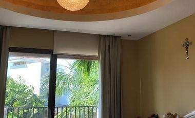Renta hermosa Villa con paneles frente al Lago en Yucatan Country Club