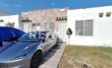 Renta de Casa en Fraccionamiento Viñedos, Querétaro, Qro.