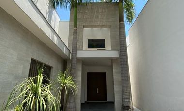 Casa Renta Colonial de la Sierra AMUEBLADA con alberca