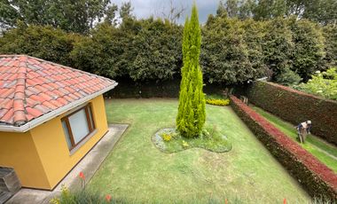 En Renta espectacular Casa Esquinera en Cota, junto al Club Pueblo Viejo
