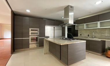 En Renta espectacular Casa Esquinera en Cota, junto al Club Pueblo Viejo