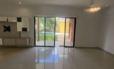 **CASA EN RENTA EN PRIVADA TOTALMENTE EQUIPADA
