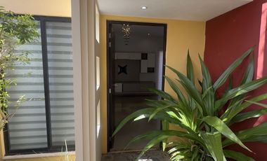 **CASA EN RENTA EN PRIVADA TOTALMENTE EQUIPADA