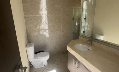 **CASA EN RENTA EN PRIVADA TOTALMENTE EQUIPADA
