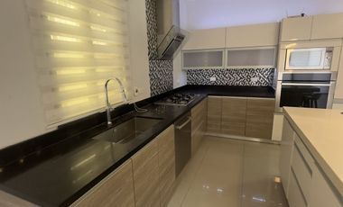 **CASA EN RENTA EN PRIVADA TOTALMENTE EQUIPADA