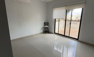 **CASA EN RENTA EN PRIVADA TOTALMENTE EQUIPADA