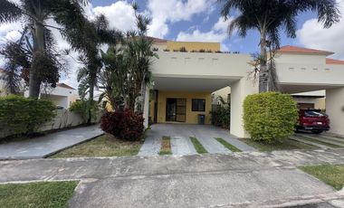 **CASA EN RENTA EN PRIVADA TOTALMENTE EQUIPADA