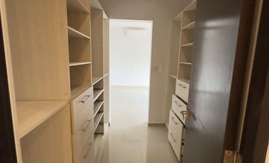 **CASA EN RENTA EN PRIVADA TOTALMENTE EQUIPADA