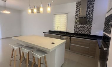 **CASA EN RENTA EN PRIVADA TOTALMENTE EQUIPADA