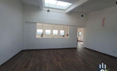 Casa en Venta con Amplio Jardín, en Coatepec.