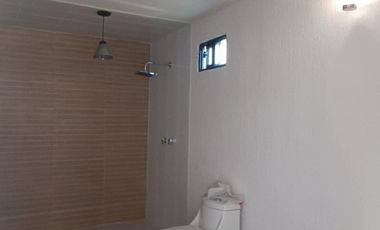 Casa en Venta con Amplio Jardín, en Coatepec.