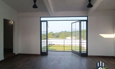Casa en Venta con Amplio Jardín, en Coatepec.