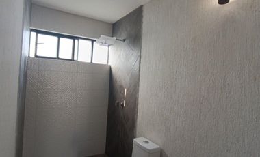 Casa en Venta con Amplio Jardín, en Coatepec.
