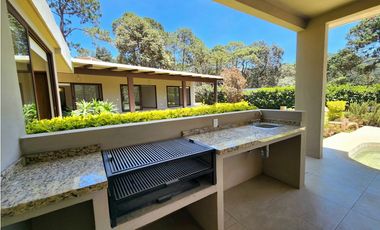 CASA EN VENTA EN AVNDARO VALLE DE BRAVO