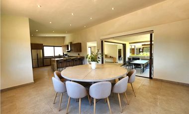 CASA EN VENTA EN AVNDARO VALLE DE BRAVO