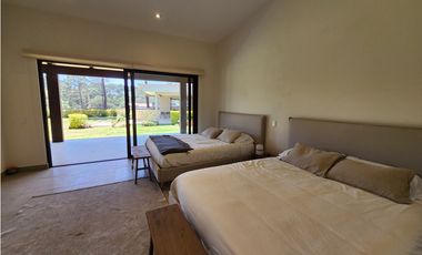 CASA EN VENTA EN AVNDARO VALLE DE BRAVO