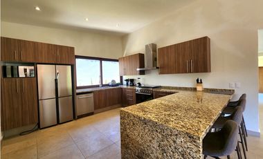 CASA EN VENTA EN AVNDARO VALLE DE BRAVO