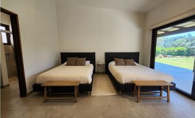 CASA EN VENTA EN AVNDARO VALLE DE BRAVO