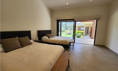 CASA EN VENTA EN AVNDARO VALLE DE BRAVO