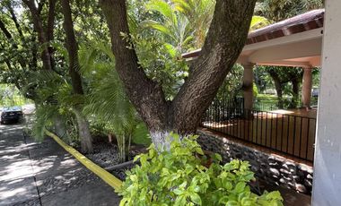 Venta Casa de Un Nivel excelente para Hotel Boutique o Asilo en Xochitepec,  Morelos