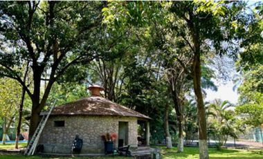 Venta Casa de Un Nivel excelente para Hotel Boutique o Asilo en Xochitepec,  Morelos