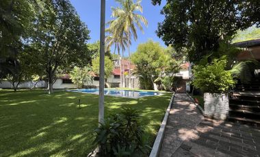 Venta Casa de Un Nivel excelente para Hotel Boutique o Asilo en Xochitepec,  Morelos