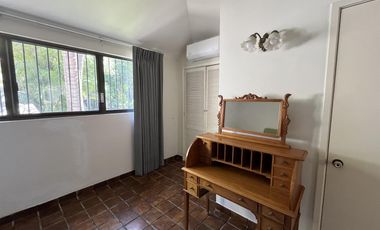 Venta Casa de Un Nivel excelente para Hotel Boutique o Asilo en Xochitepec,  Morelos