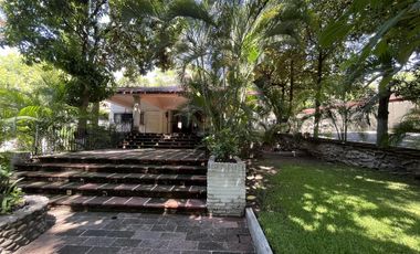Venta Casa de Un Nivel excelente para Hotel Boutique o Asilo en Xochitepec,  Morelos