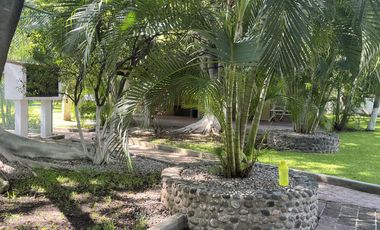 Venta Casa de Un Nivel excelente para Hotel Boutique o Asilo en Xochitepec,  Morelos