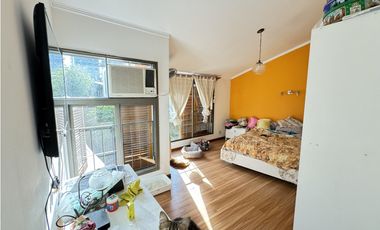 Venta de hermosa casa en calle Malvinas.