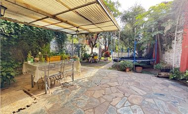 Venta de hermosa casa en calle Malvinas.